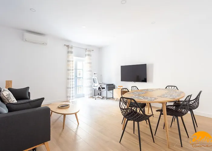 Casa Del Marinero By Livework * Cádis